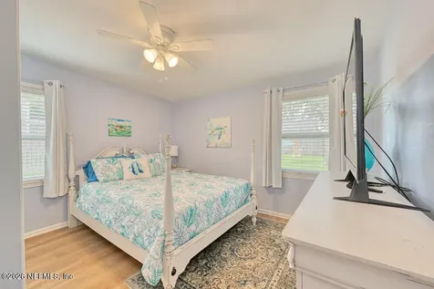827 4th Avenue N Jacksonville Beach FL 32250
