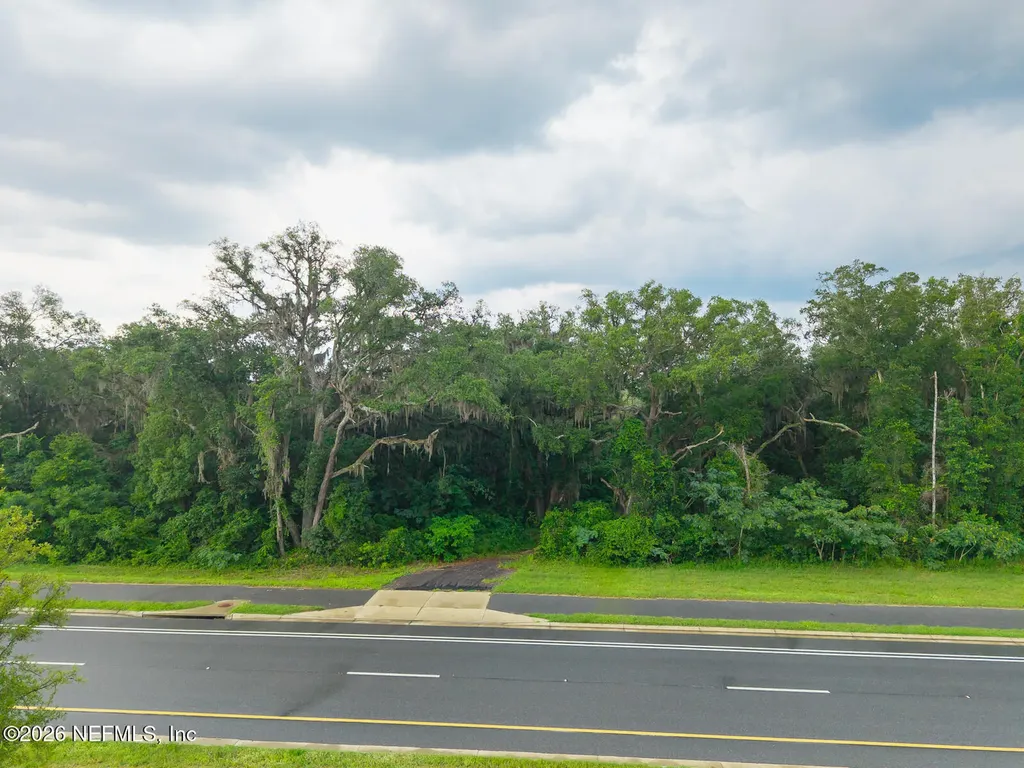 1643 State Road 20 Hawthorne FL 32640