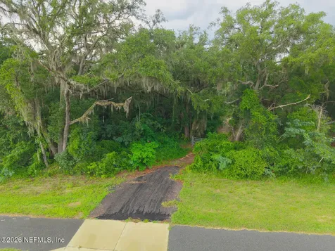 1643 State Road 20 Hawthorne FL 32640