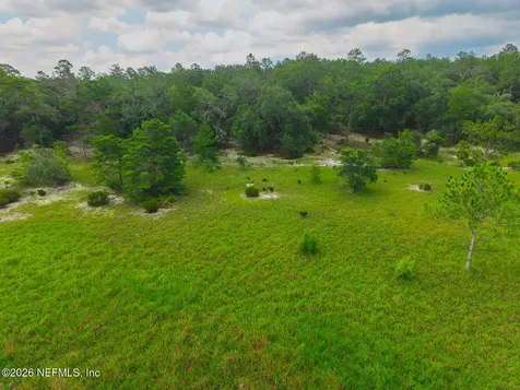 1643 State Road 20 Hawthorne FL 32640