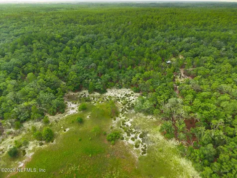 1643 State Road 20 Hawthorne FL 32640