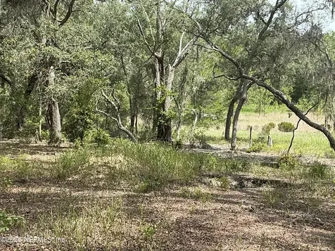 1643 State Road 20 Hawthorne FL 32640