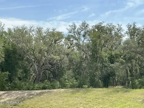 1643 State Road 20 Hawthorne FL 32640
