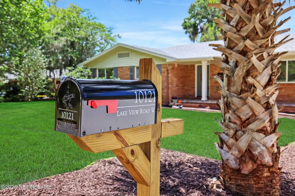 10121 Lakeview Road W Jacksonville FL 32225