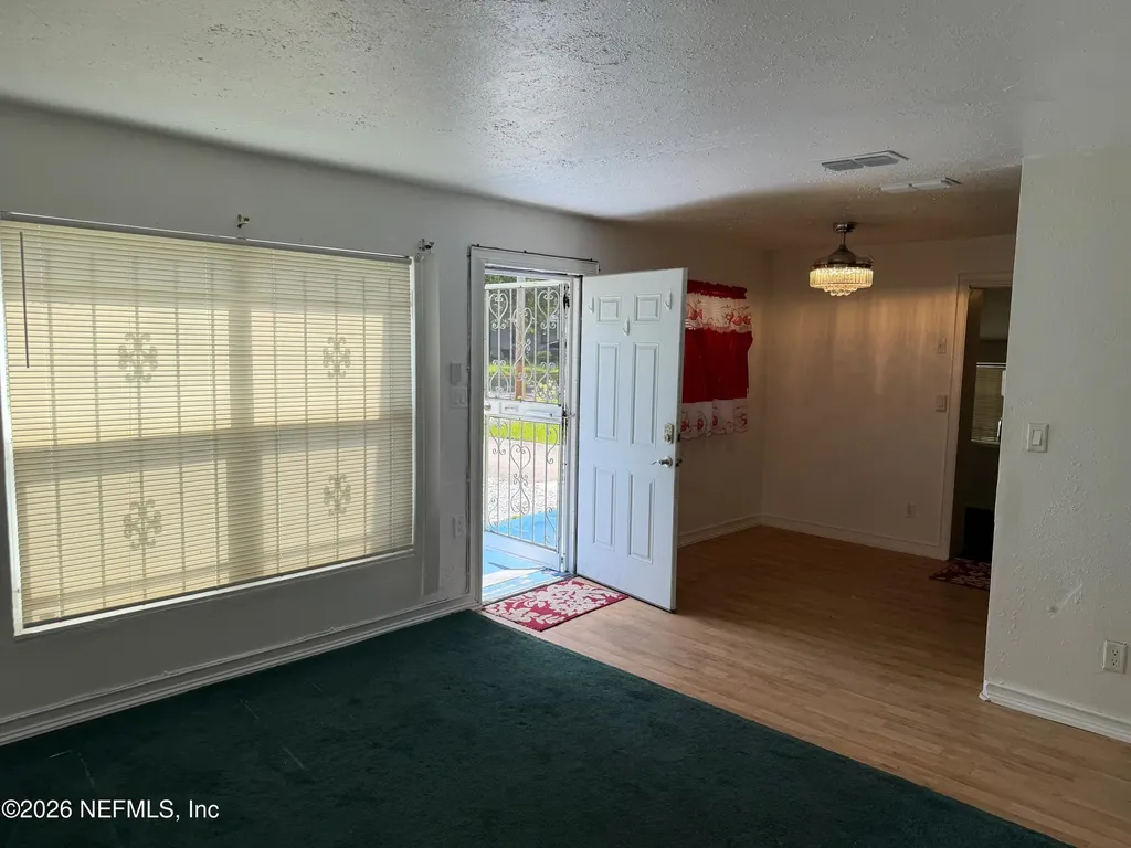 4104 Leonard Circle E Jacksonville FL 32209