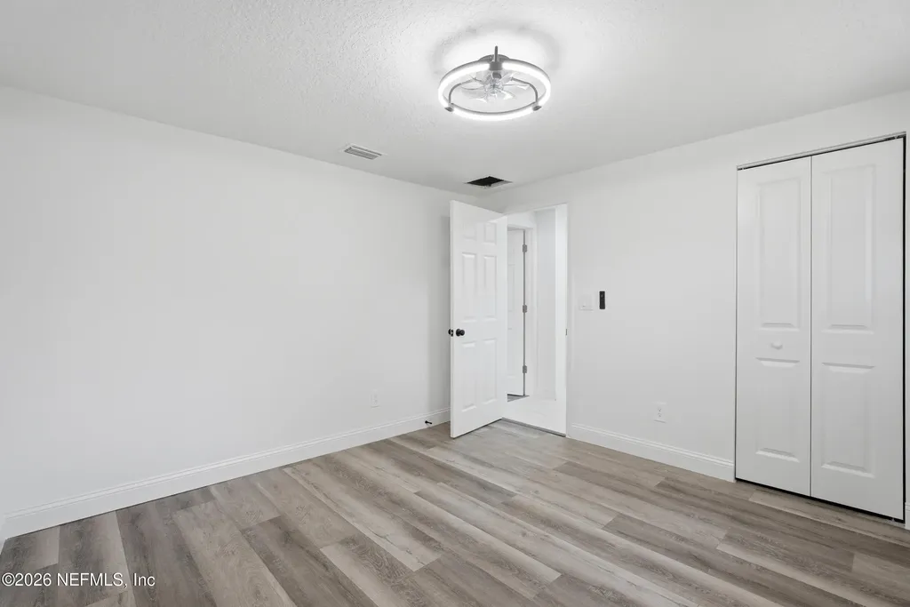 7589 John F Kennedy Drive W Jacksonville FL 32219