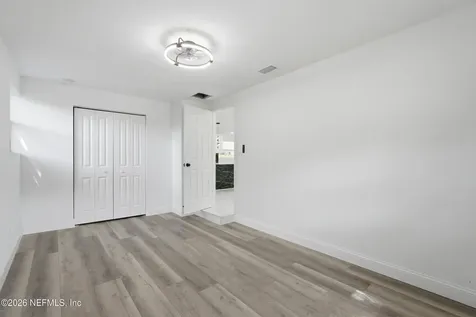 7589 John F Kennedy Drive W Jacksonville FL 32219