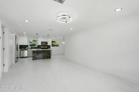 7589 John F Kennedy Drive W Jacksonville FL 32219