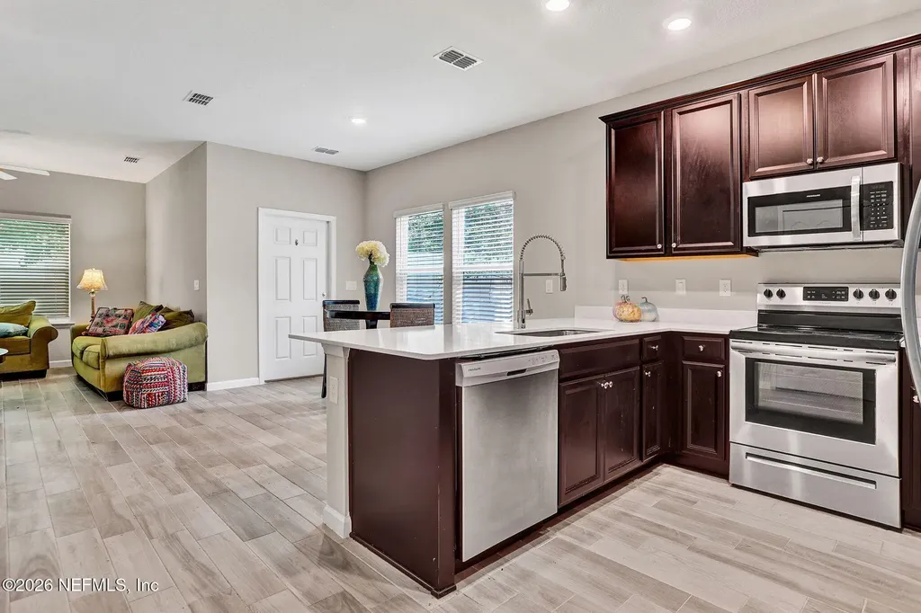 7365 Palm Hills Drive Jacksonville FL 32244