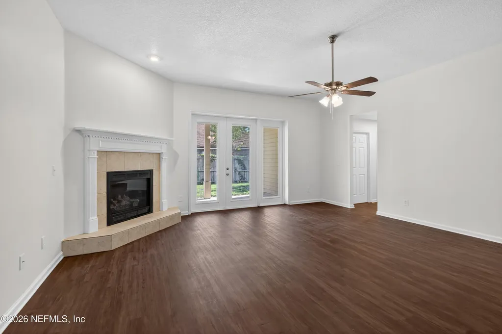 1943 S Wages Way Jacksonville FL 32218