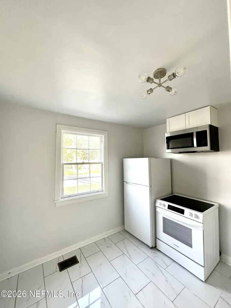 2002 Ernest Street Jacksonville FL 32204