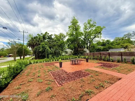 2002 Ernest Street Jacksonville FL 32204