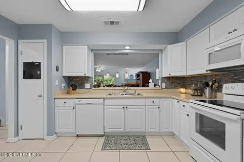 3915 Meadowview Drive N Jacksonville FL 32225