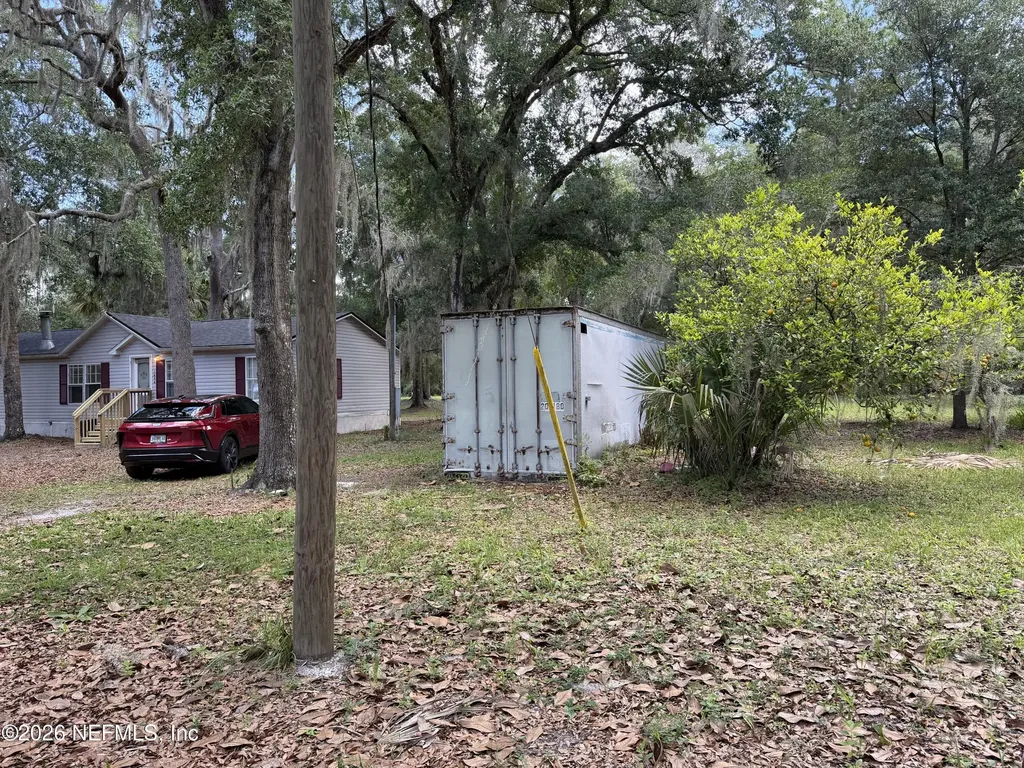 1886 County Road 308 Crescent City FL 32112
