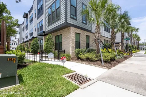 1624 Piazza Place Jacksonville FL 32207