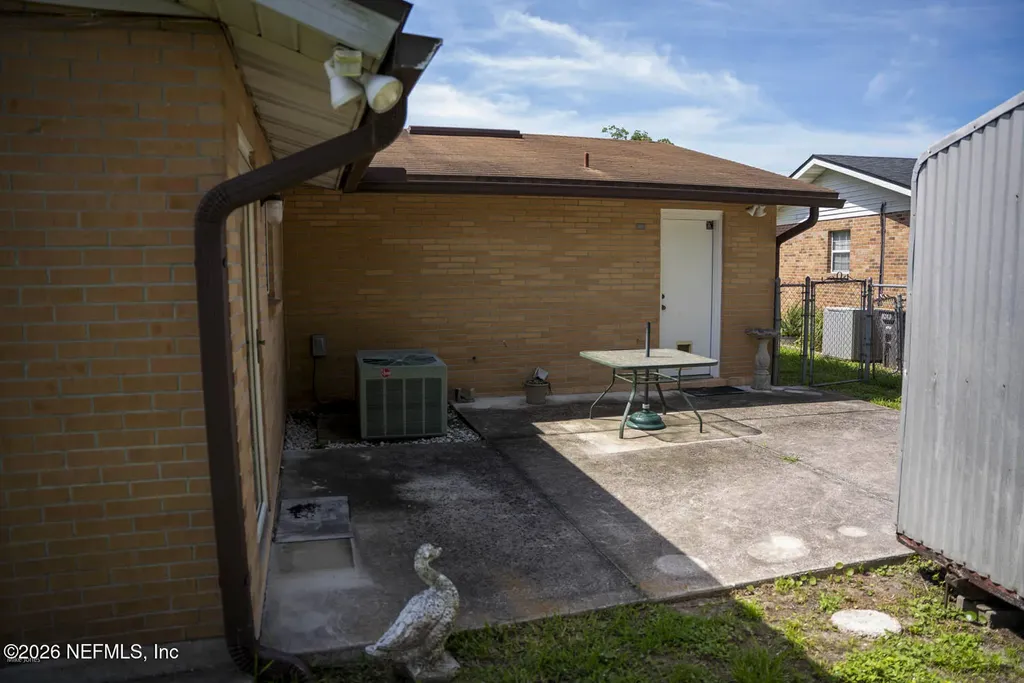 6319 Raw Hyde Trail S Jacksonville FL 32210