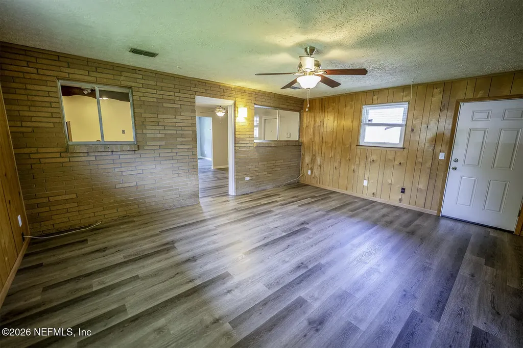 6319 Raw Hyde Trail S Jacksonville FL 32210