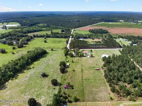 18494 Broken Arrow Road Hilliard FL 32046