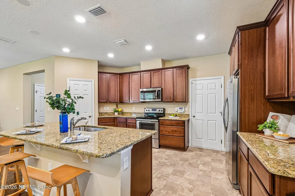 7587 Fanning Drive Jacksonville FL 32244
