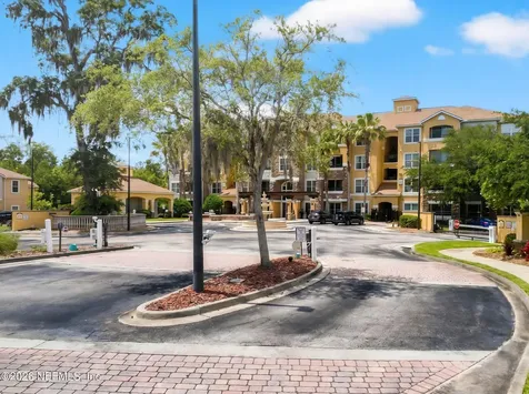 8539 Gate Parkway W Jacksonville FL 32216