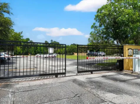8539 Gate Parkway W Jacksonville FL 32216