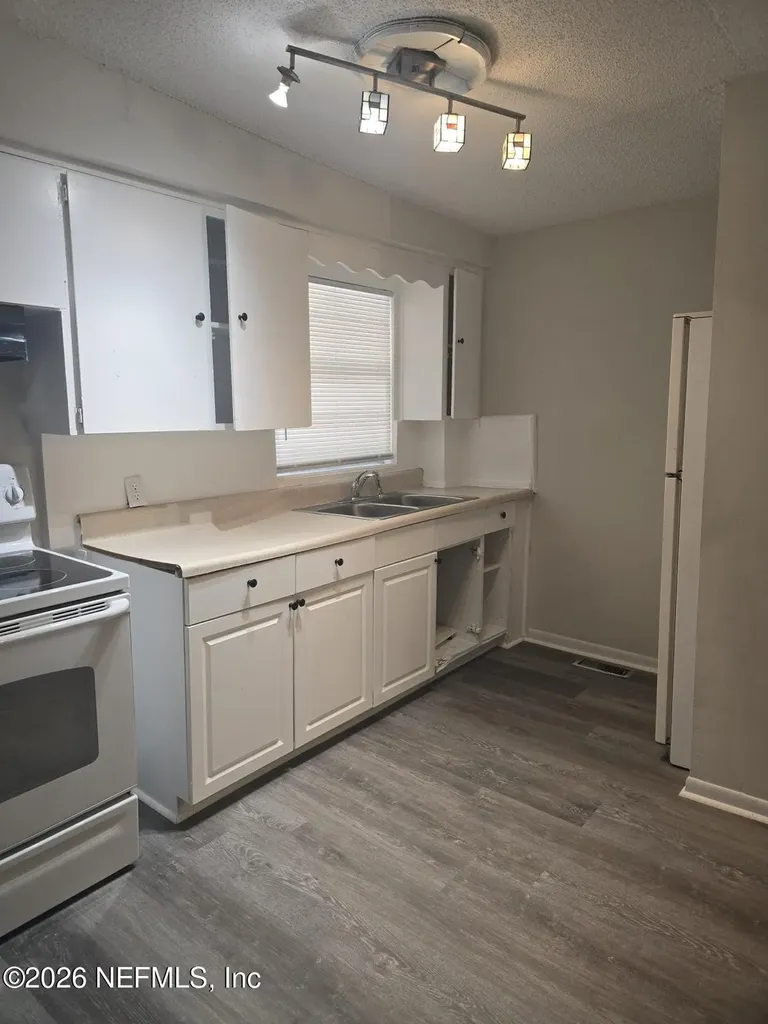 1587 W 30th Street Jacksonville FL 32209