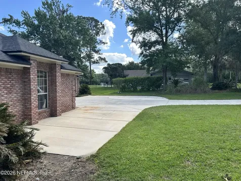 1816 Oak Park Circle Green Cove Springs FL 32043
