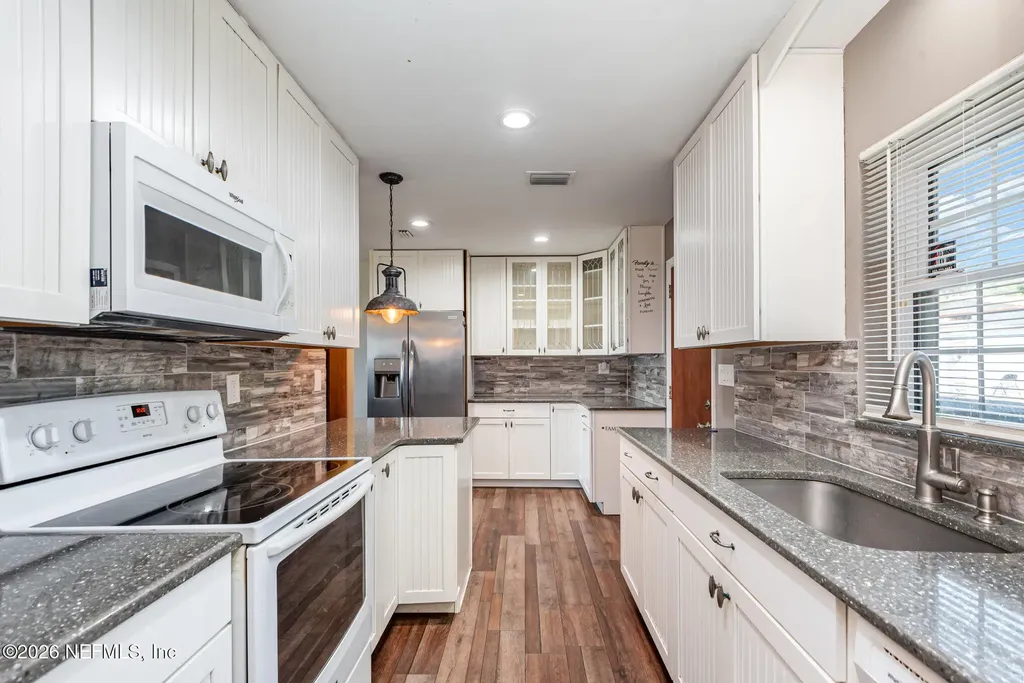 404 Grand Rondo E Crescent City FL 32112