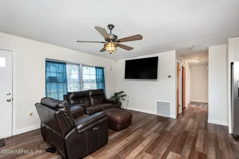 404 Grand Rondo E Crescent City FL 32112