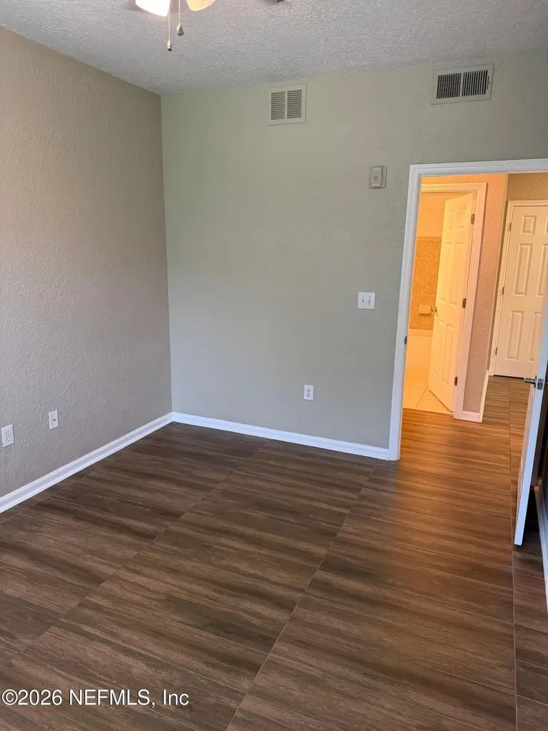 8539 Gate Parkway W Jacksonville FL 32216