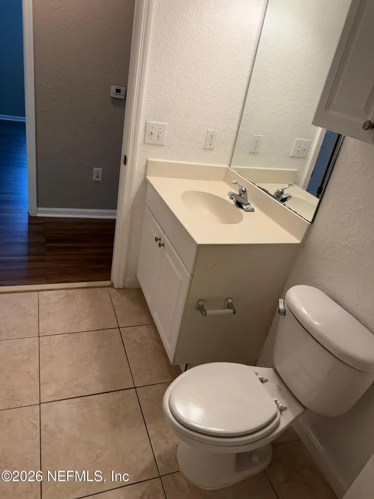 8539 Gate Parkway W Jacksonville FL 32216