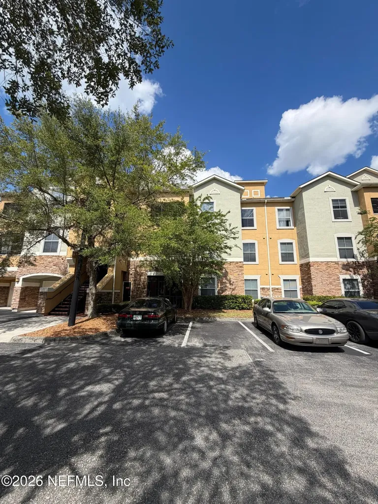 8539 Gate Parkway W Jacksonville FL 32216
