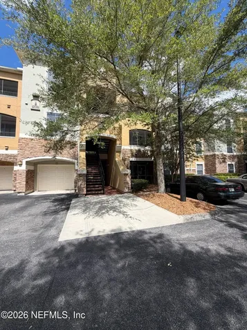 8539 Gate Parkway W Jacksonville FL 32216
