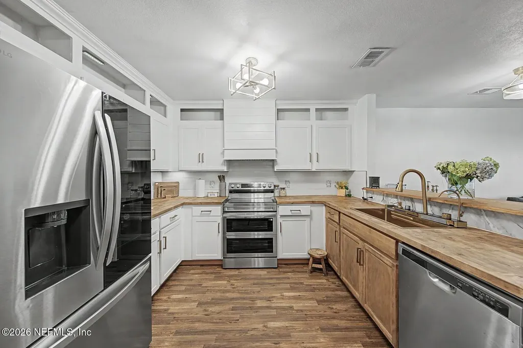 205 Oceangate Drive Atlantic Beach FL 32233