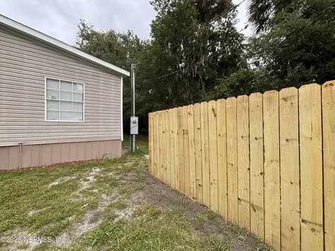 130 W Louis Broer Road East Palatka FL 32131