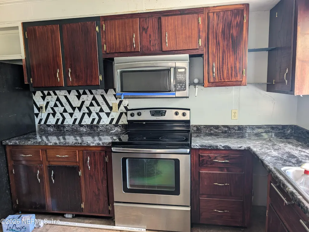 244 5th Way Interlachen FL 32148