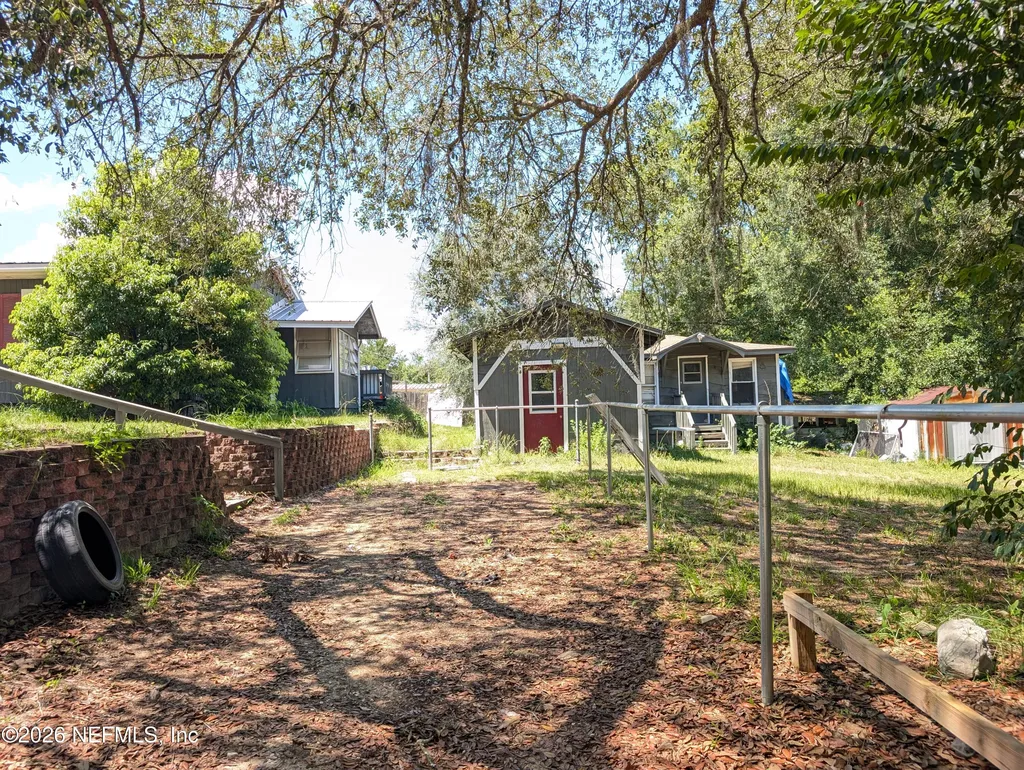 244 5th Way Interlachen FL 32148
