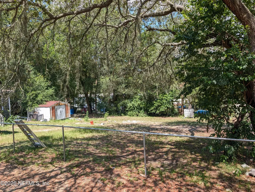 244 5th Way Interlachen FL 32148