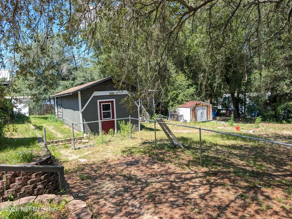244 5th Way Interlachen FL 32148
