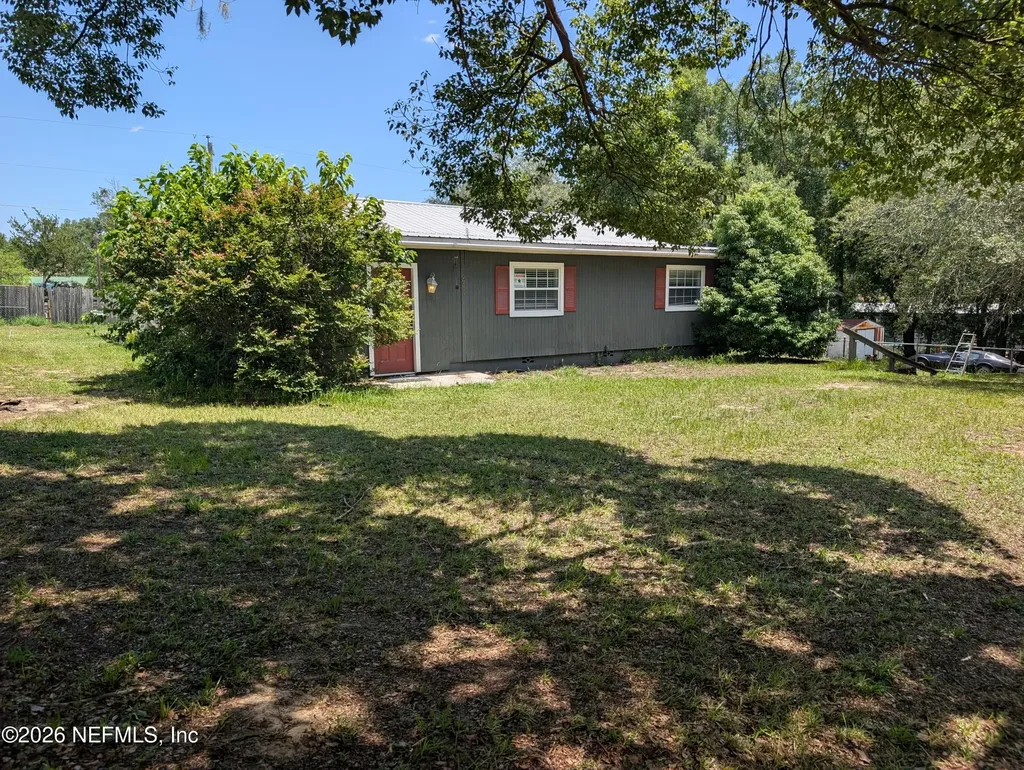244 5th Way Interlachen FL 32148