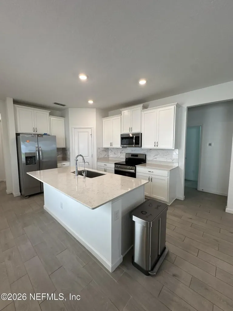 4002 Haydon Burns Place Jacksonville FL 32217