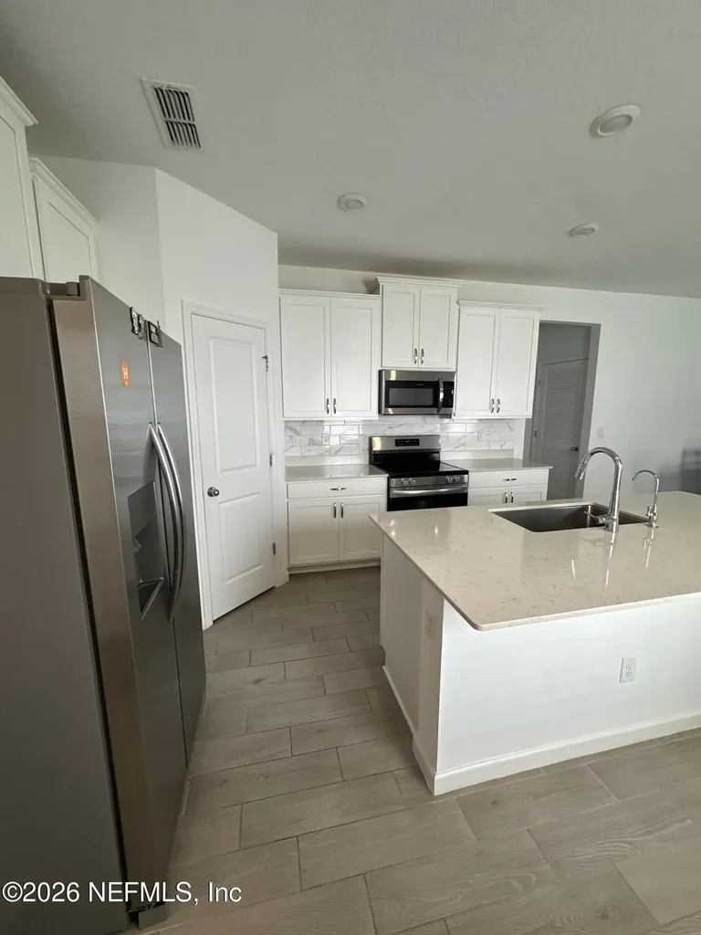 4002 Haydon Burns Place Jacksonville FL 32217