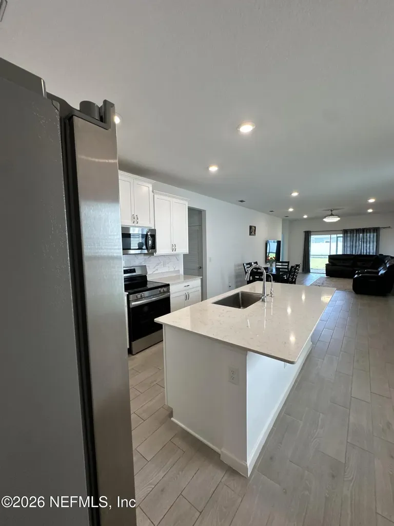 4002 Haydon Burns Place Jacksonville FL 32217