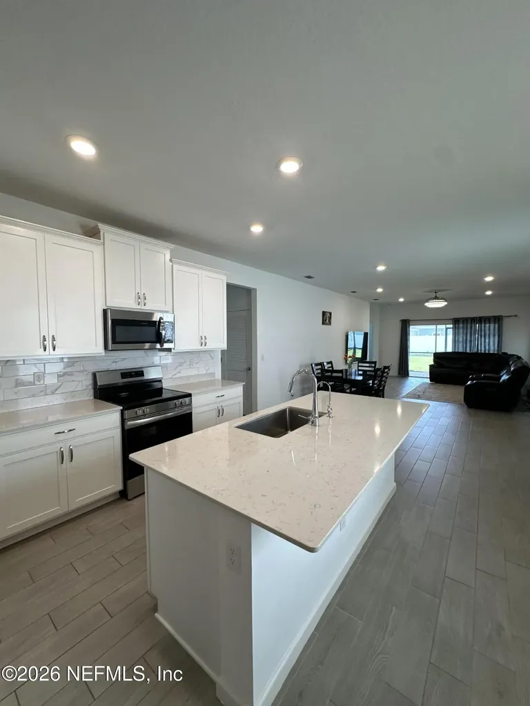 4002 Haydon Burns Place Jacksonville FL 32217