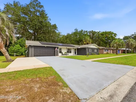 200 Mango Drive Palatka FL 32177