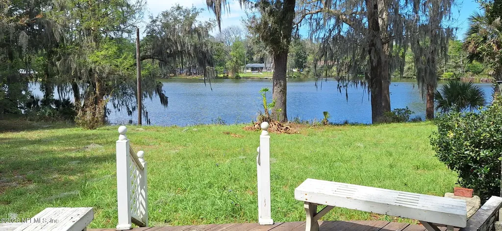 1900 E Holly Oaks Lake Road E Jacksonville FL 32225