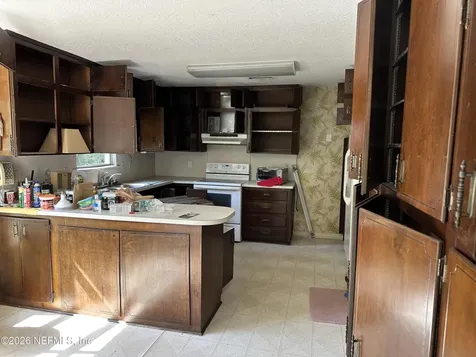 1900 E Holly Oaks Lake Road E Jacksonville FL 32225