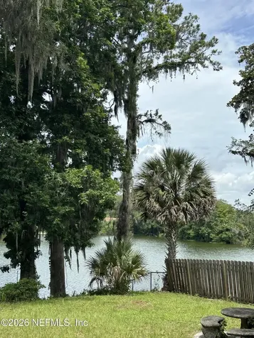 1900 E Holly Oaks Lake Road E Jacksonville FL 32225