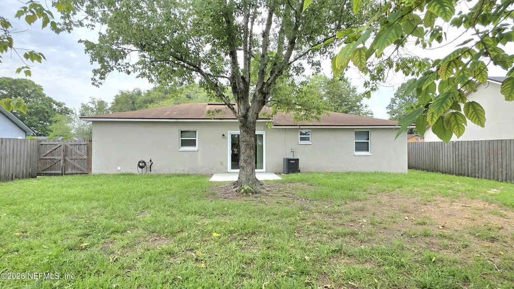 8240 Pear Road Jacksonville FL 32210