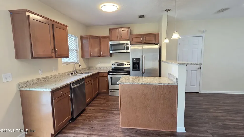 8240 Pear Road Jacksonville FL 32210